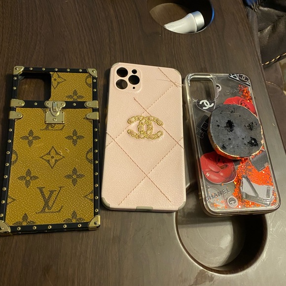 iPhone 11 Pro Max - Picture 1 of 3